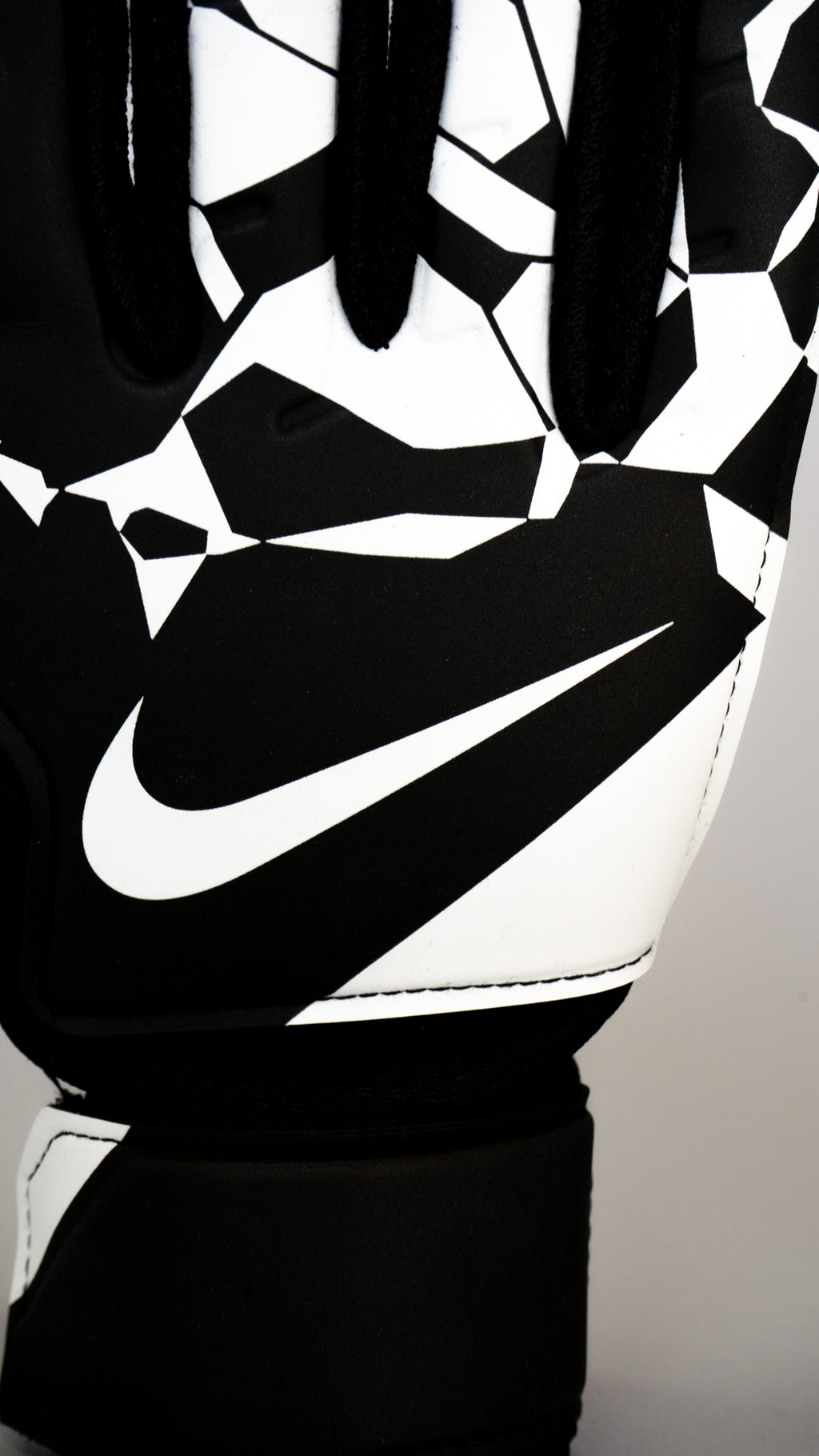 Nike Youth GK Match Soccer Goalkeeper Gloves black-white