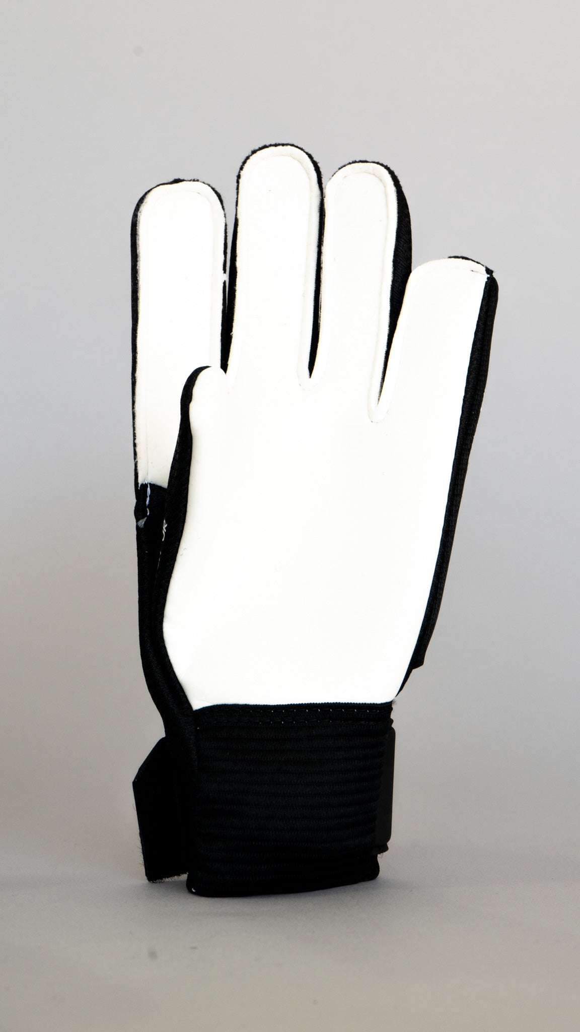 Nike Youth GK Match Soccer Goalkeeper Gloves black-white