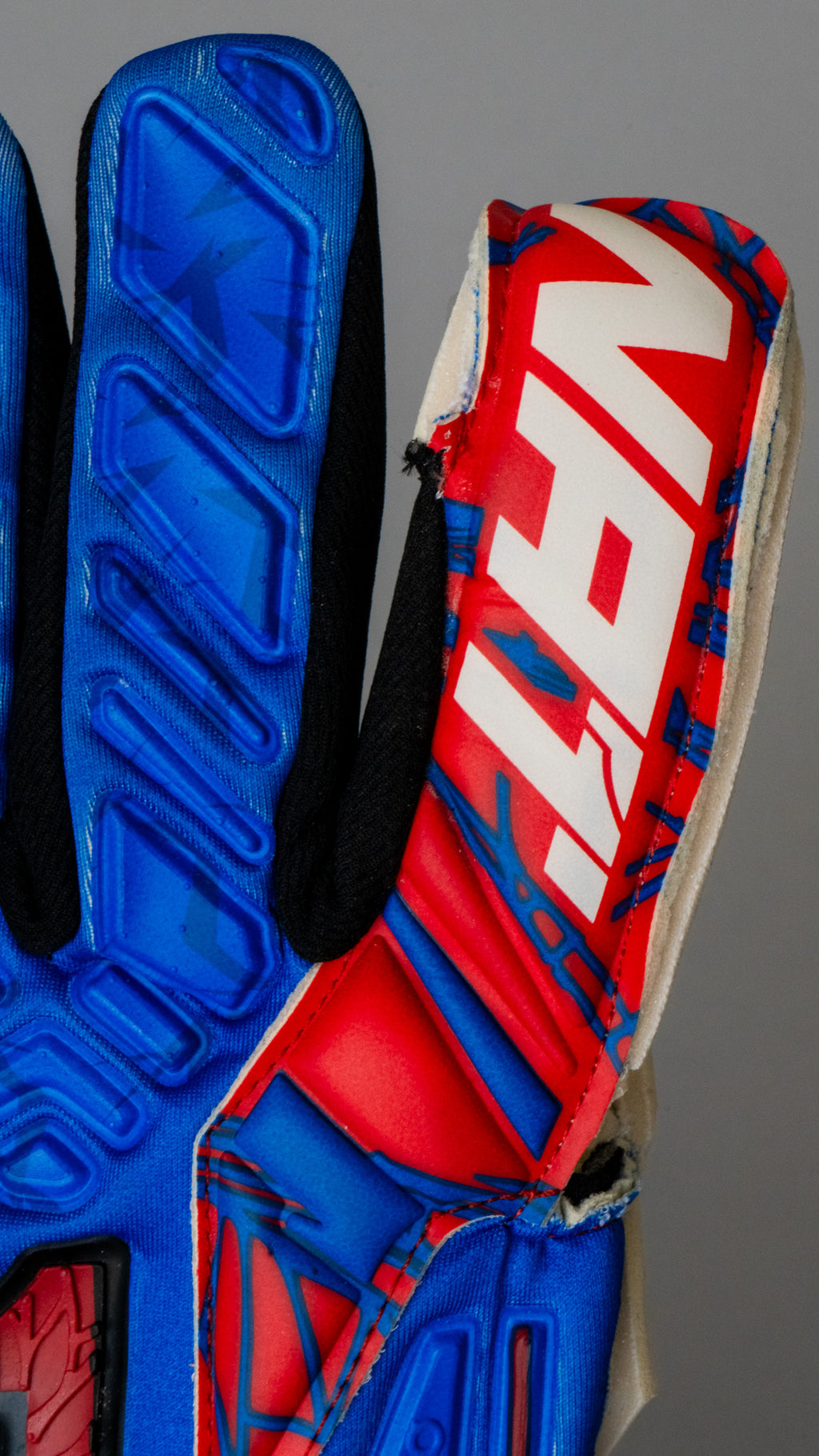 Guantes de Portero Rinat Egotiko Vengador Pro Azul y Rojo
