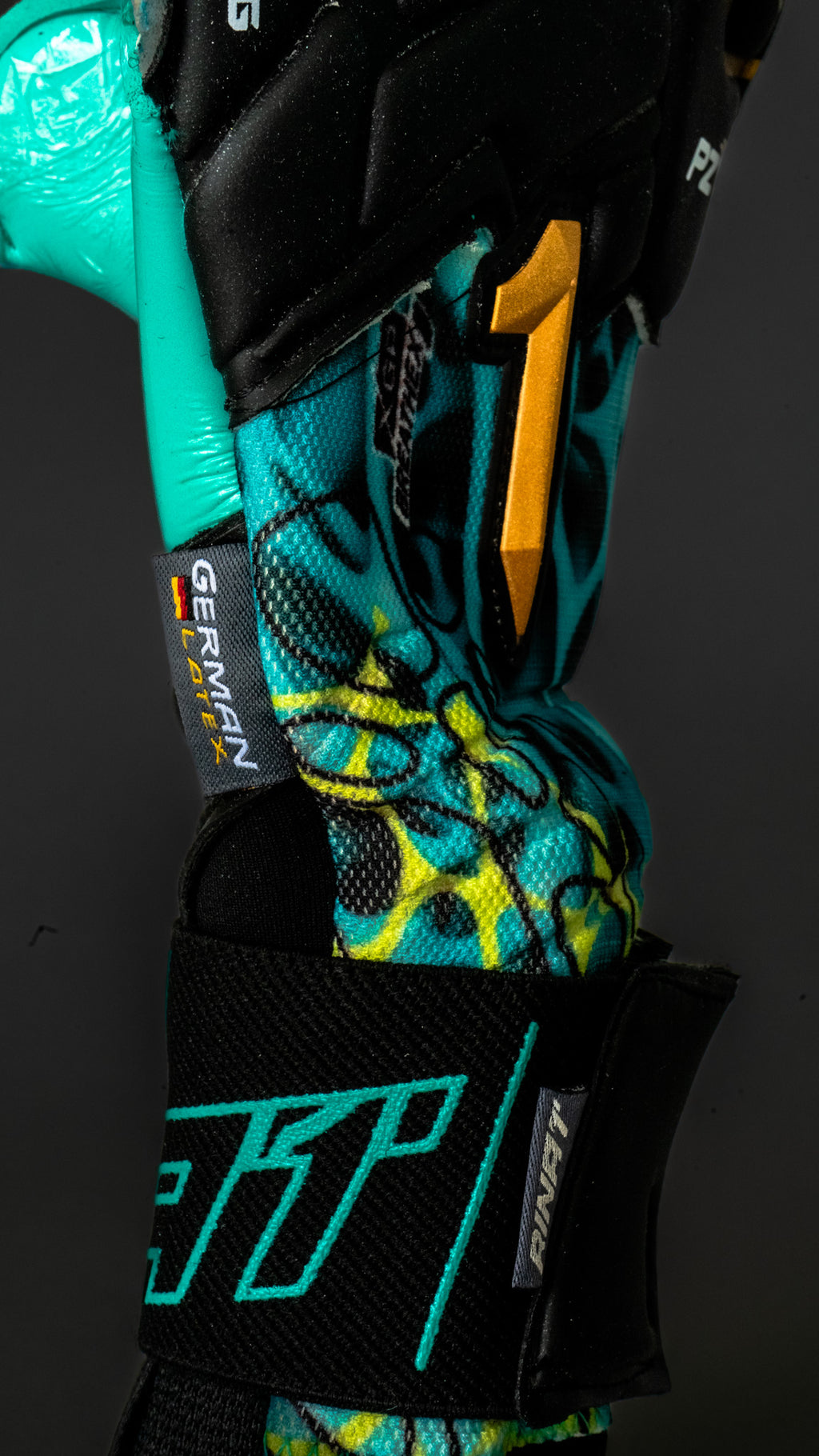 Rinat Xtreme-Dominius Pro Light Green Goalkeeper Gloves