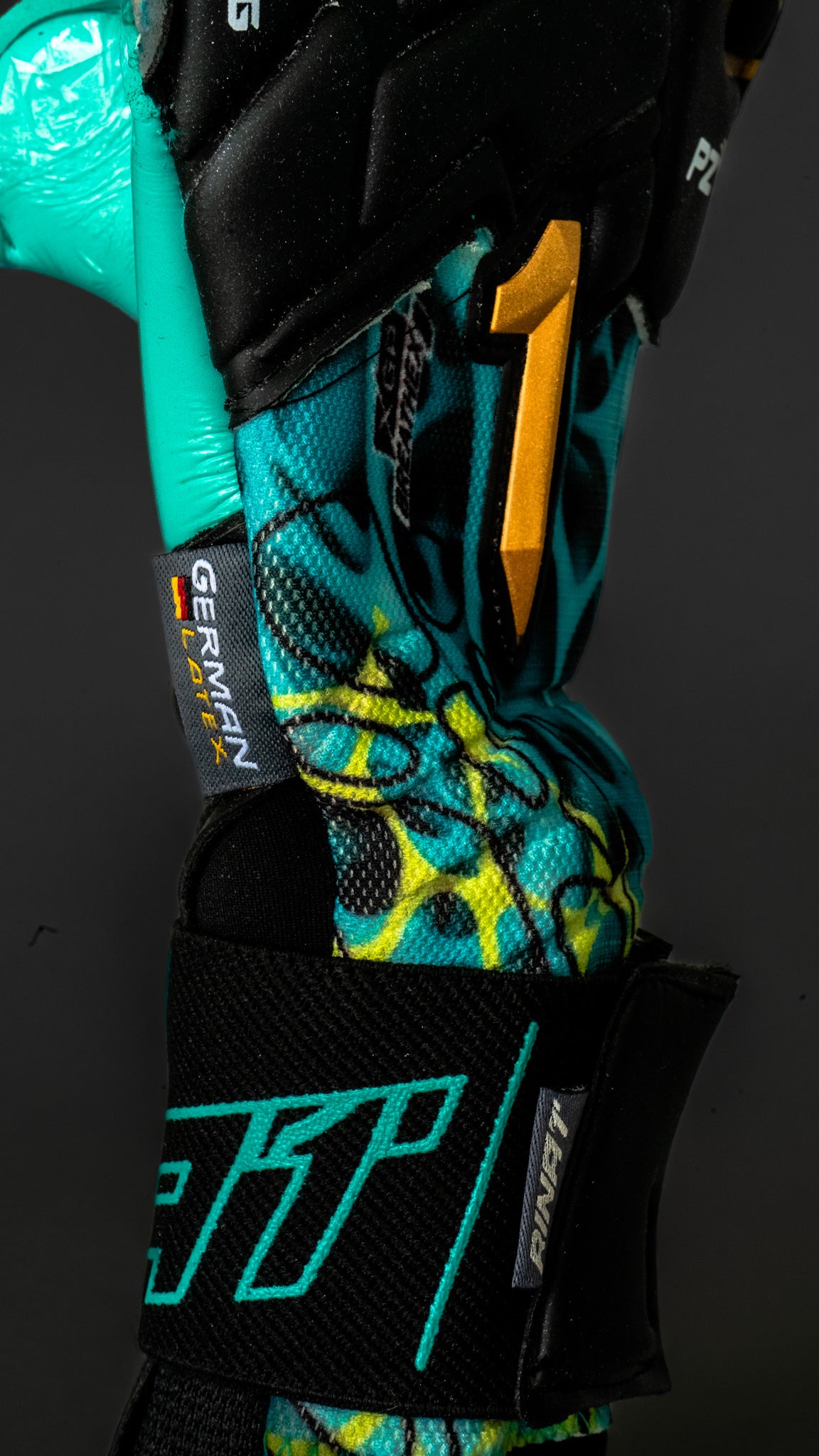 Rinat Xtreme-Dominius Pro Light Green Goalkeeper Gloves