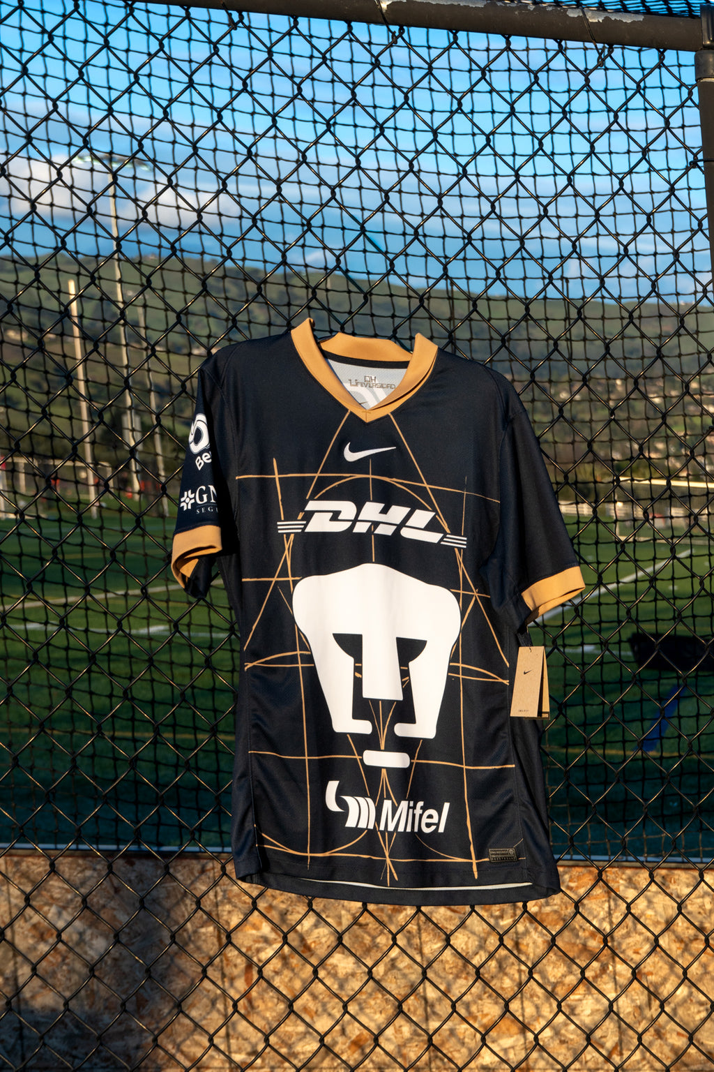 Playera de visitante Pumas Nike para hombre 24/25