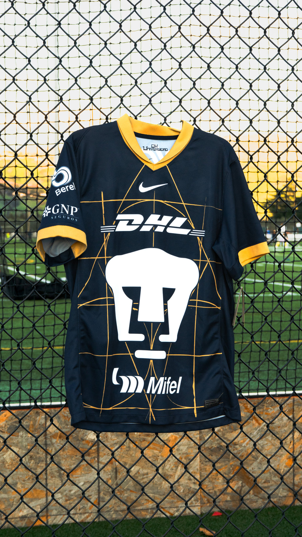 Playera de visitante Pumas Nike para hombre 24/25